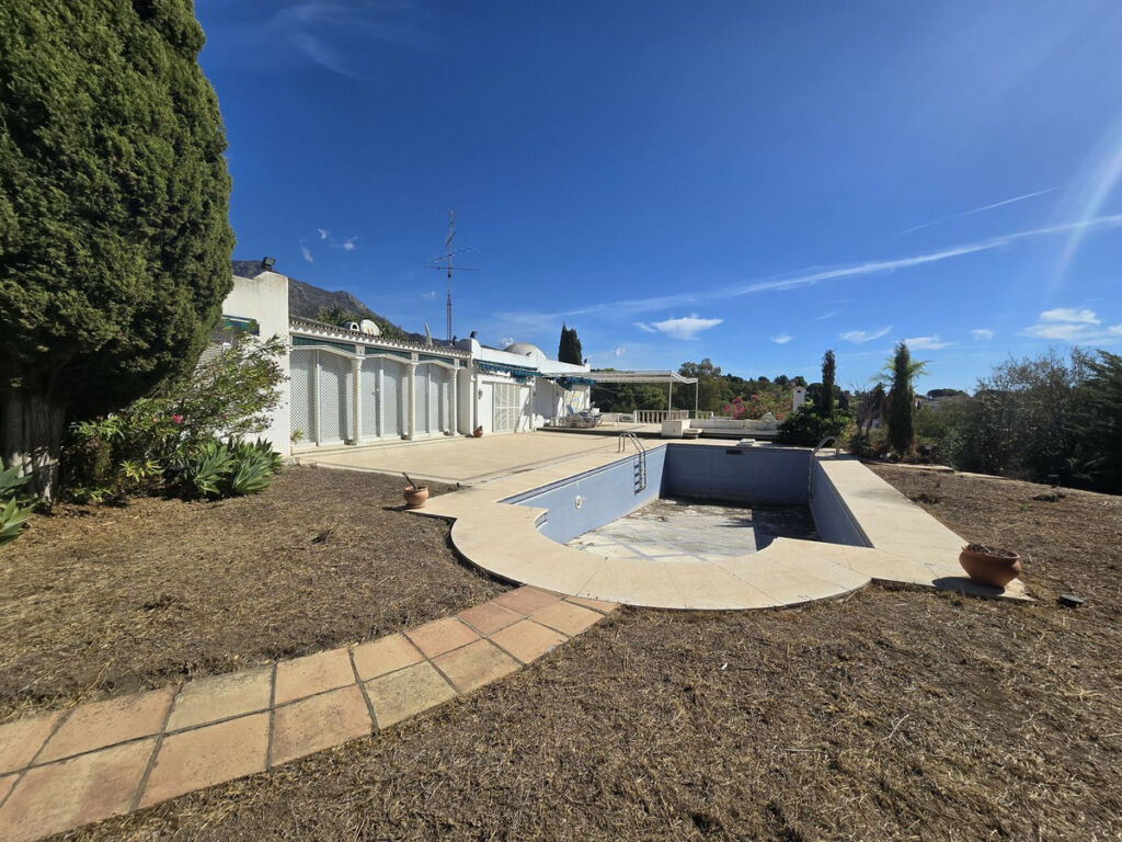 Detached Villa Marbella Málaga - image 24