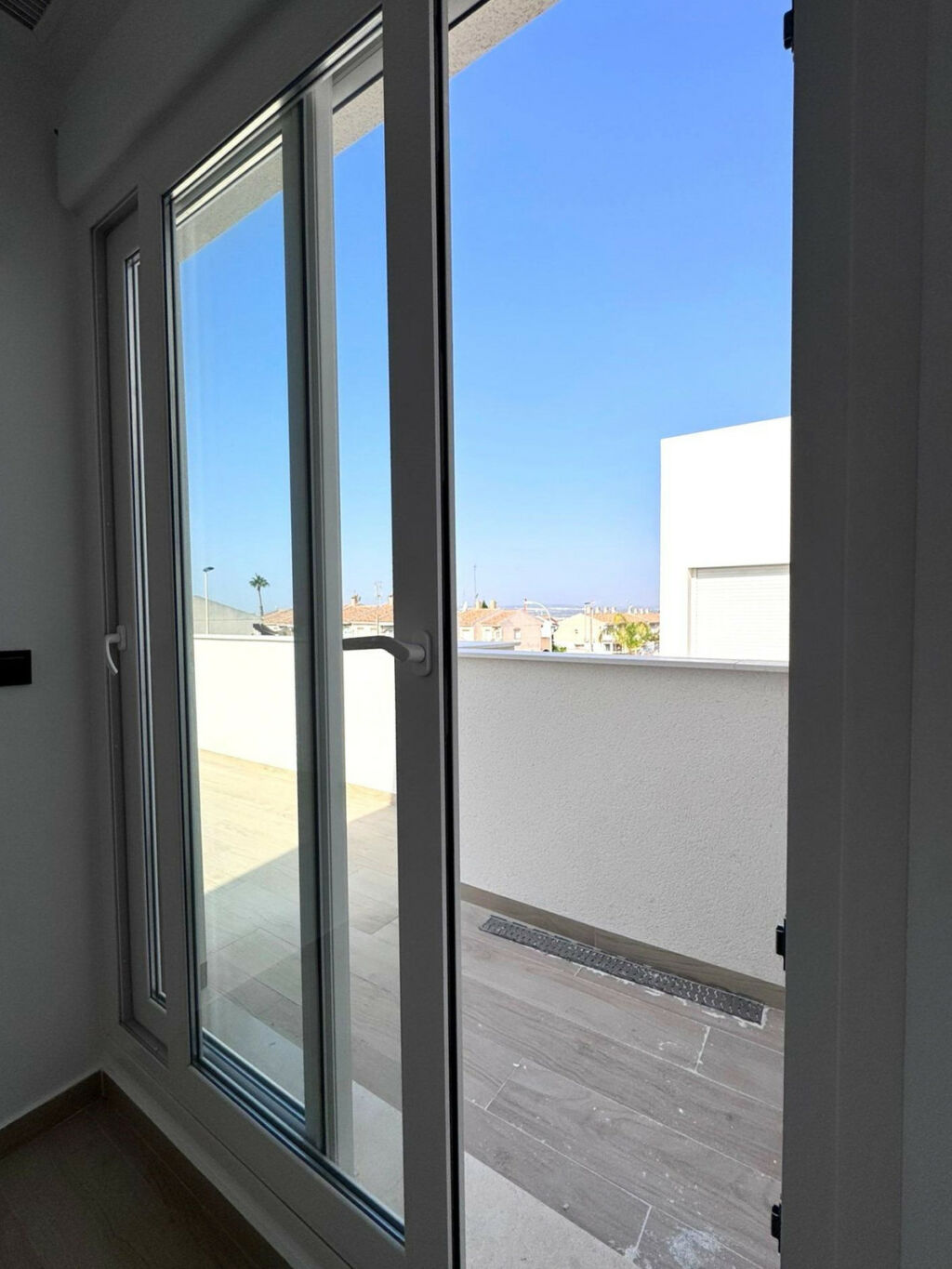 Detached Villa Aguas Nuevas Alicante - image 24