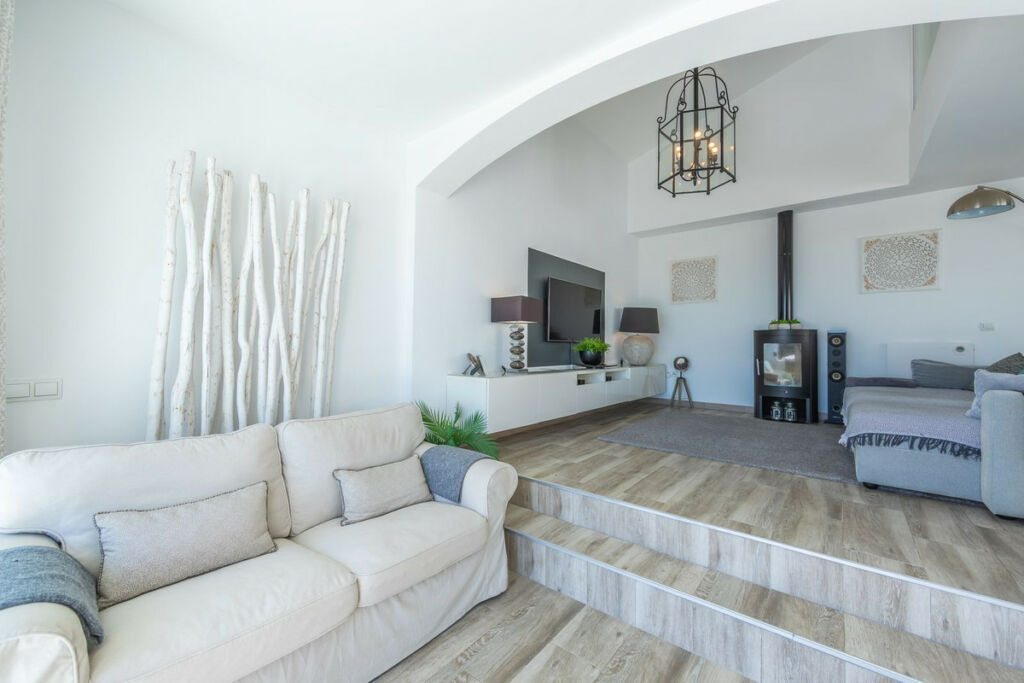 Detached Villa Estepona Málaga - image 24