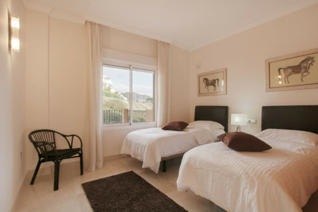 Ground Floor Apartment Aloha Málaga - image 24