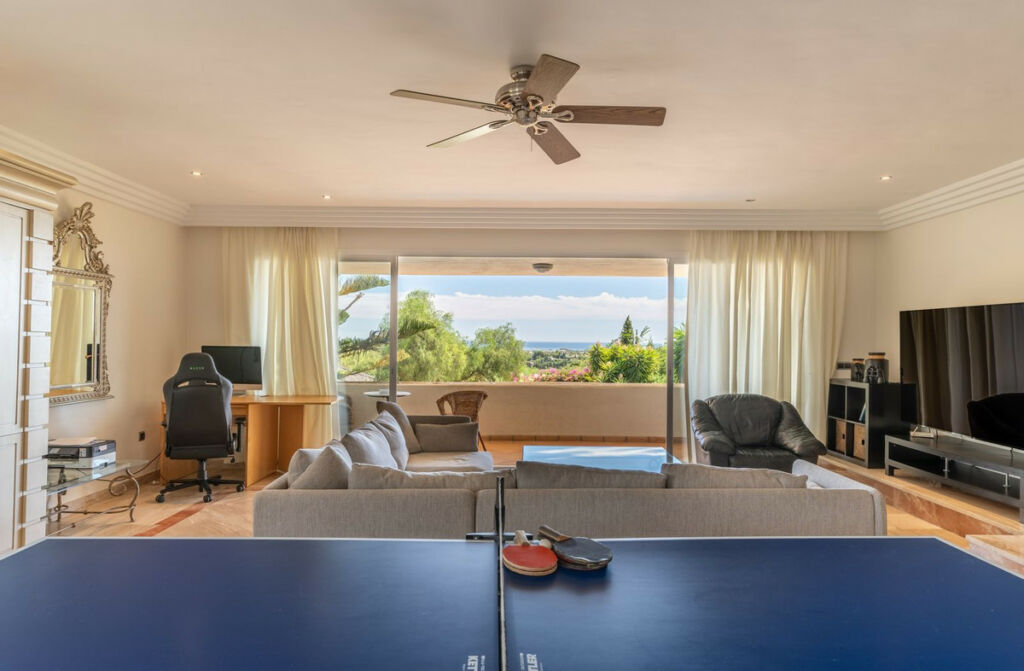 Detached Villa Benahavís Málaga - image 24