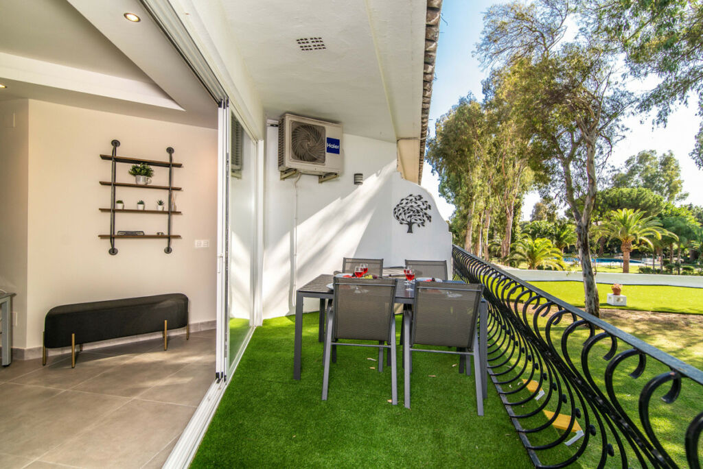 Middle Floor Apartment Puerto Banús Málaga - image 23