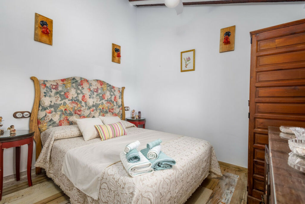 Detached Villa Sayalonga Málaga - image 25