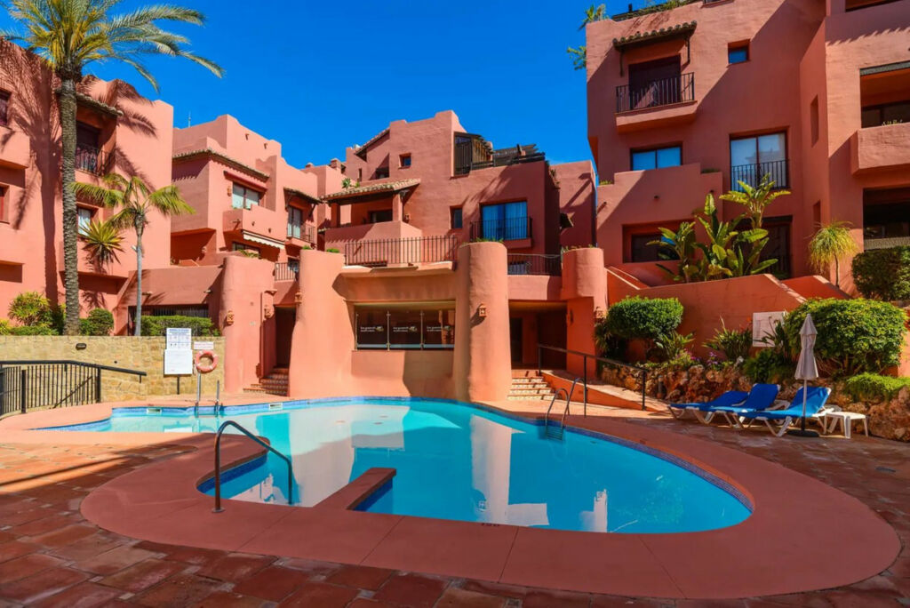 Middle Floor Apartment Elviria Málaga - image 24