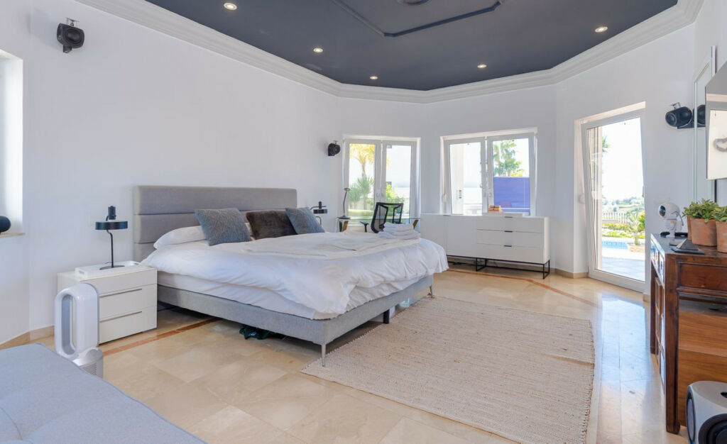 Detached Villa Benahavís Málaga - image 24