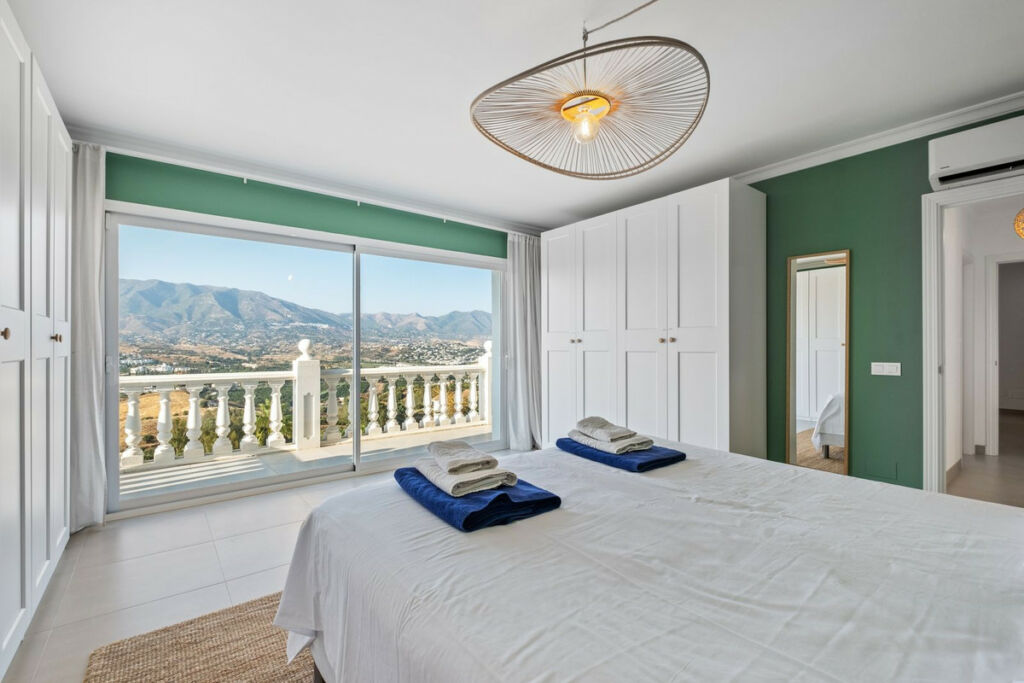 Detached Villa Cerros del Aguila Málaga - image 24