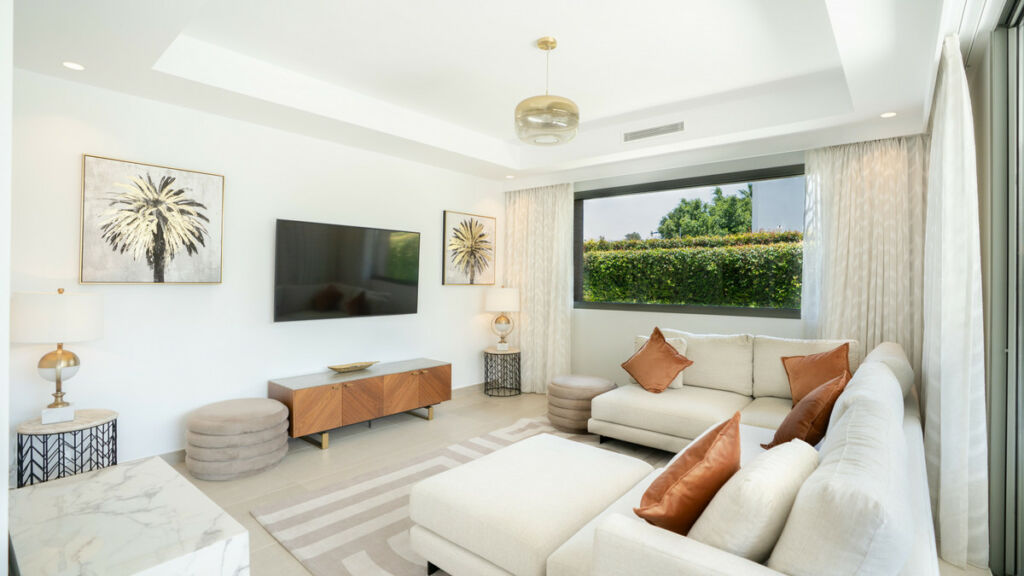 Detached Villa Estepona Málaga - image 24