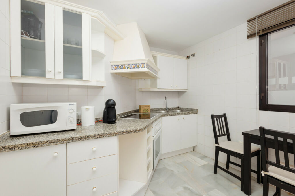 Middle Floor Apartment Puerto Banús Málaga - image 24