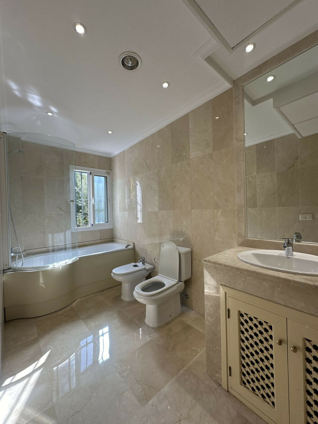 Detached Villa Elviria Málaga - image 24