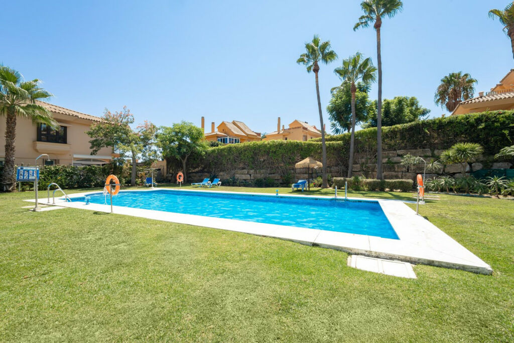 Semi-Detached House Riviera del Sol Málaga - image 24