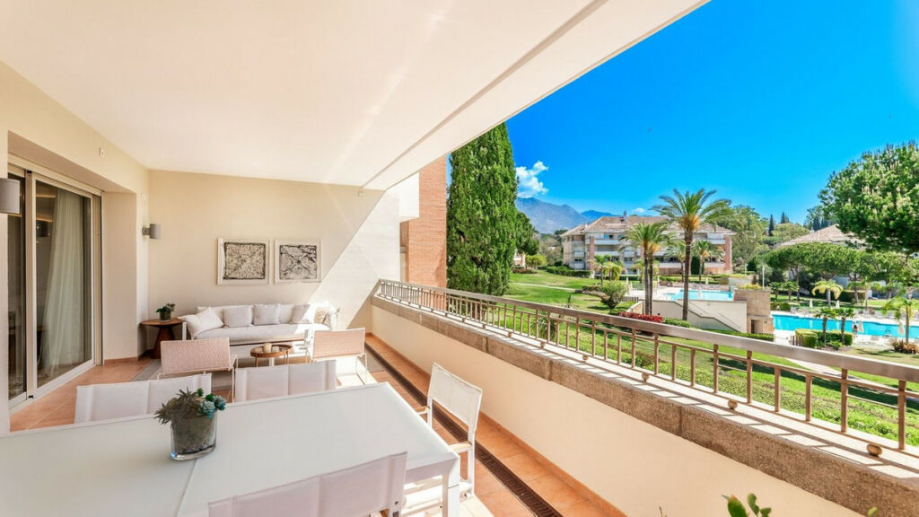 Middle Floor Apartment The Golden Mile Málaga - image 24