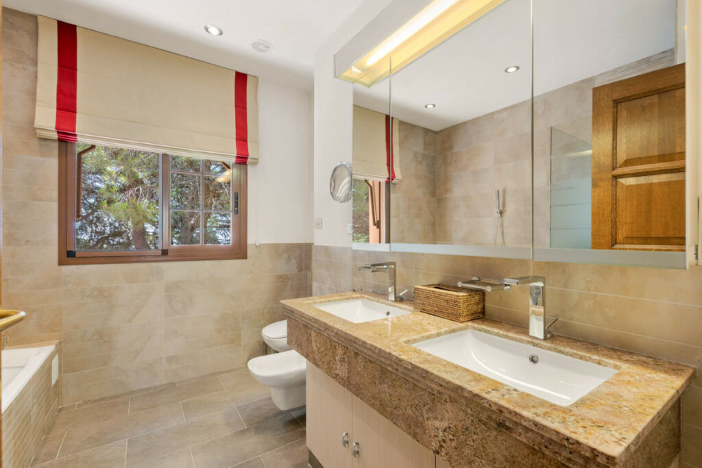 Detached Villa Ojén Málaga - image 22