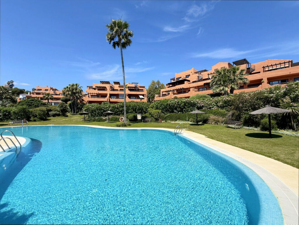 Middle Floor Apartment Estepona Málaga - image 24