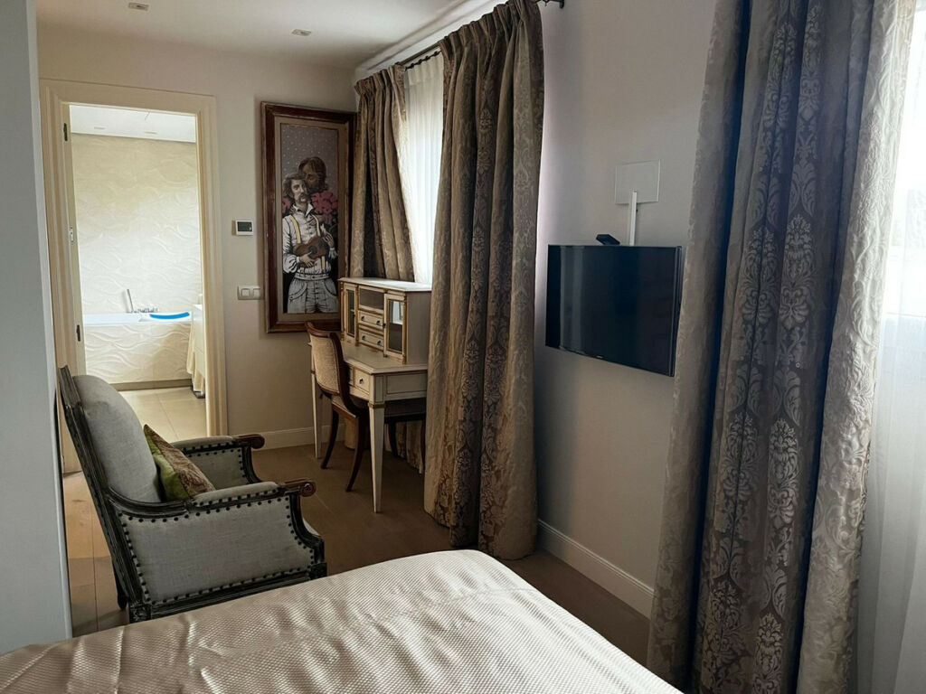 Middle Floor Apartment Puerto Banús Málaga - image 24