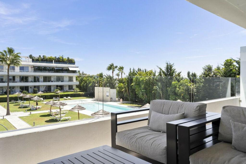 Middle Floor Apartment Estepona Málaga - image 24