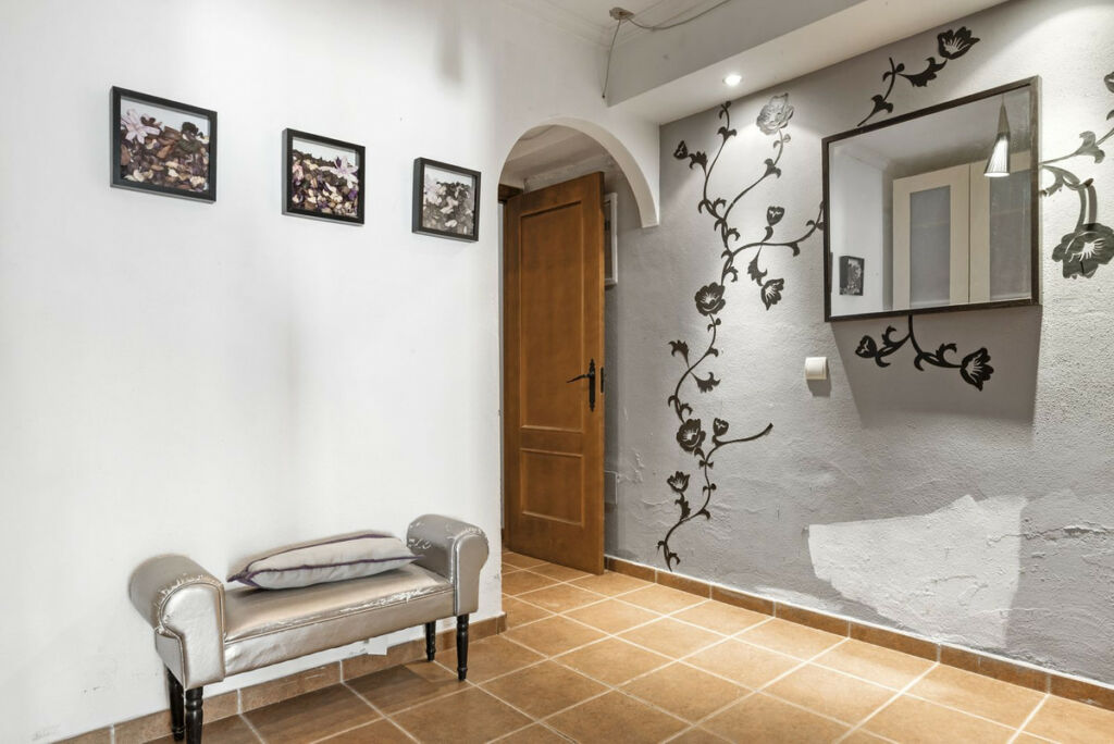 Detached Villa Estepona Málaga - image 24