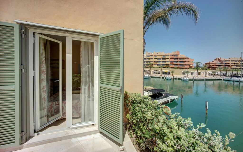 Middle Floor Apartment Sotogrande Marina Cádiz - image 24