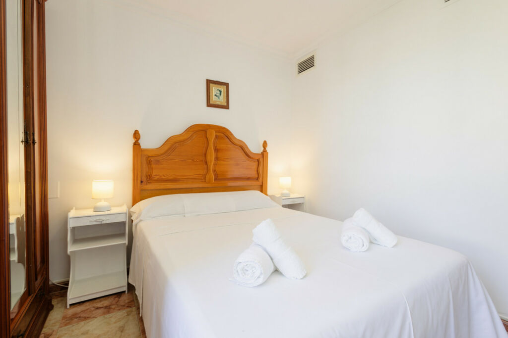 Middle Floor Apartment Playamar Málaga - image 24