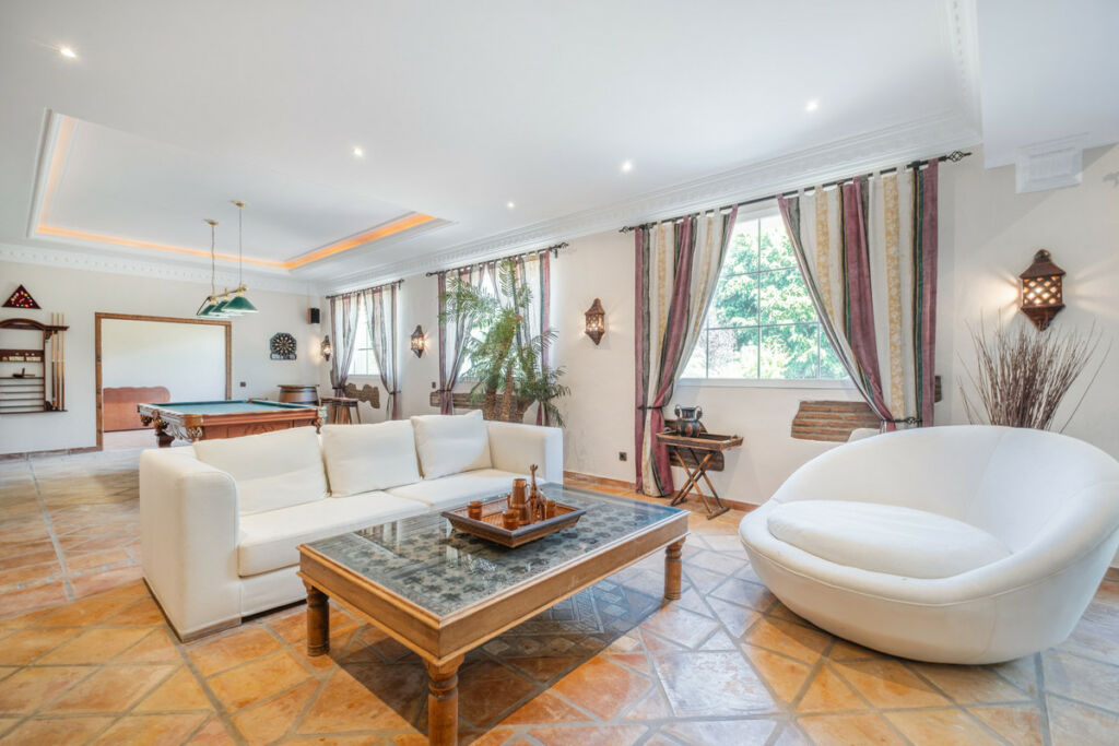 Detached Villa Benahavís Málaga - image 24
