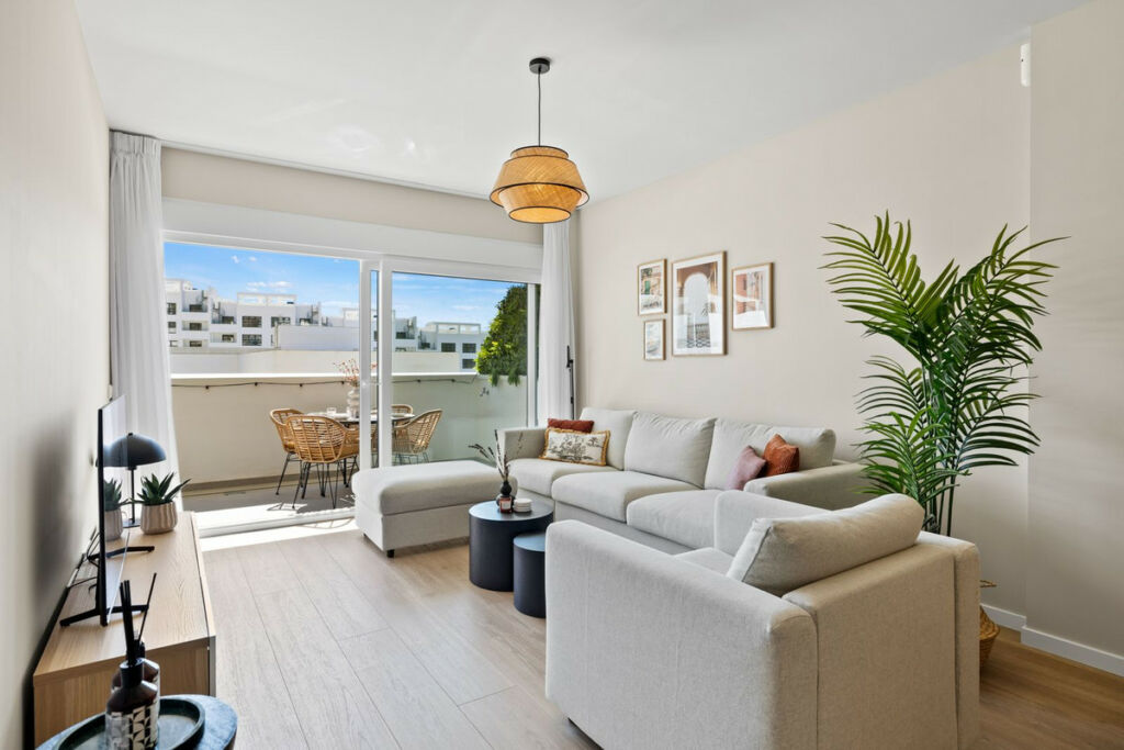 Middle Floor Apartment Estepona Málaga - image 24
