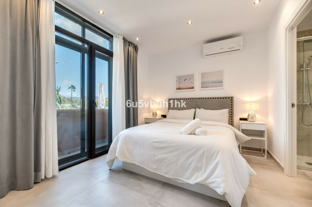 Middle Floor Apartment Estepona Málaga - image 24