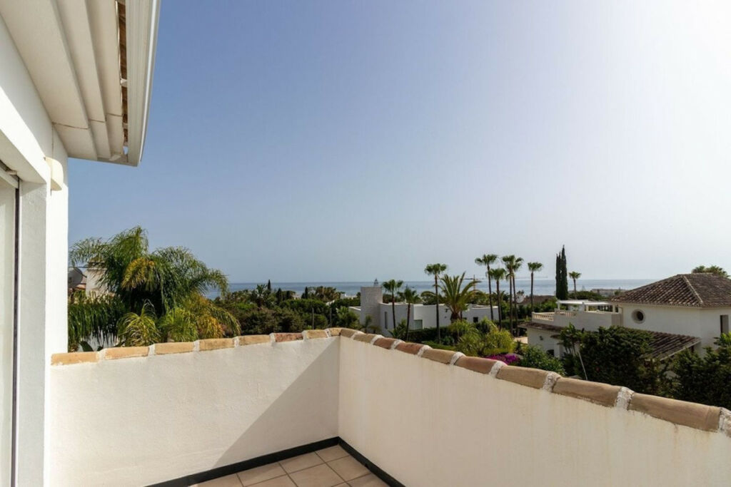 Detached Villa Marbesa Málaga - image 22