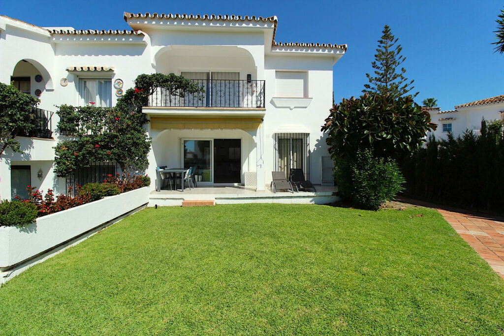 Ground Floor Apartment El Paraiso Málaga - image 25
