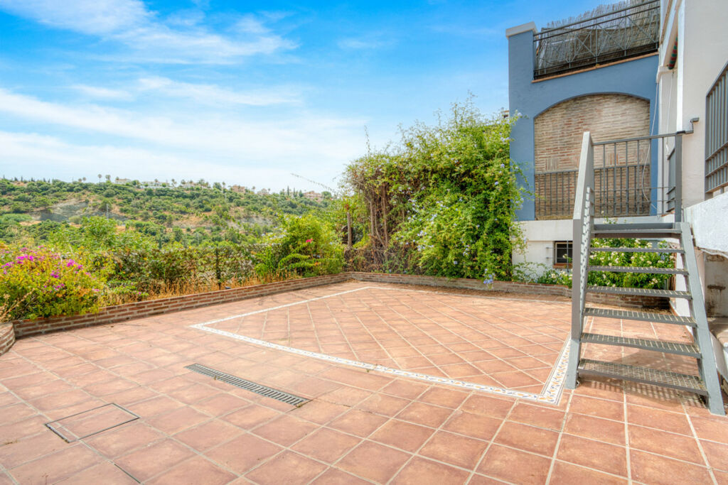 Townhouse Los Arqueros Málaga - image 25