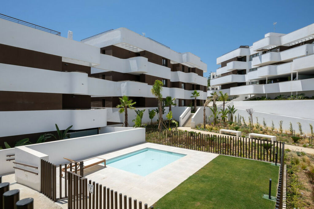 Middle Floor Apartment Estepona Málaga - image 25