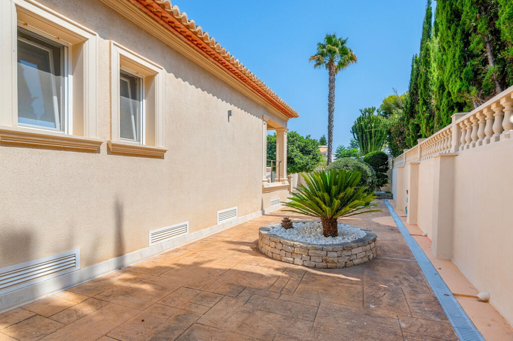 Detached Villa Benissa Alicante - image 25