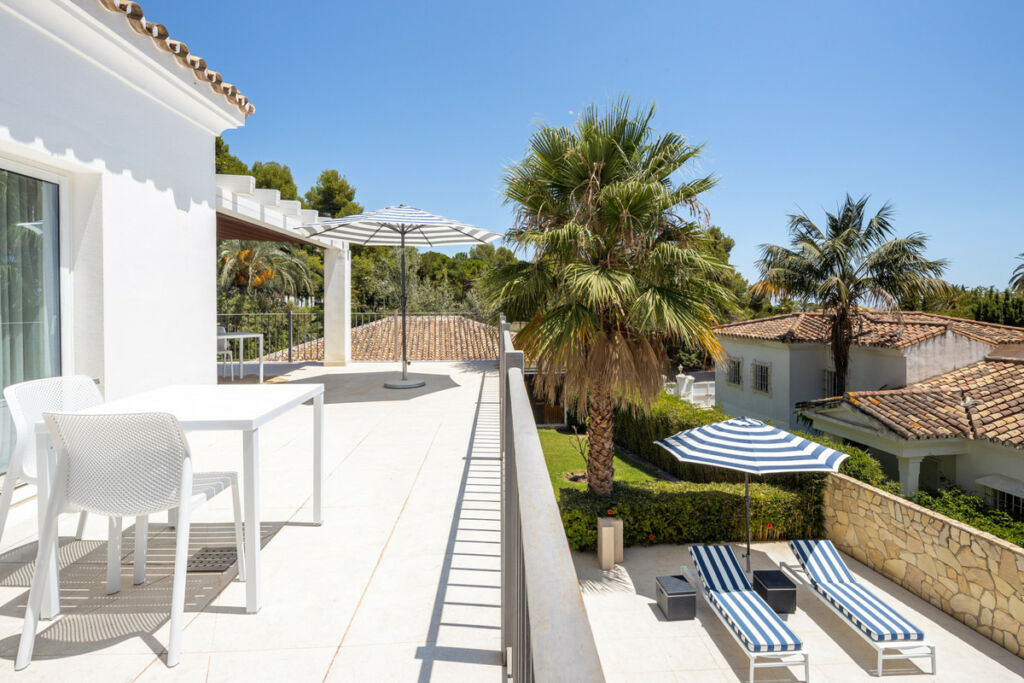 Detached Villa The Golden Mile Málaga - image 25