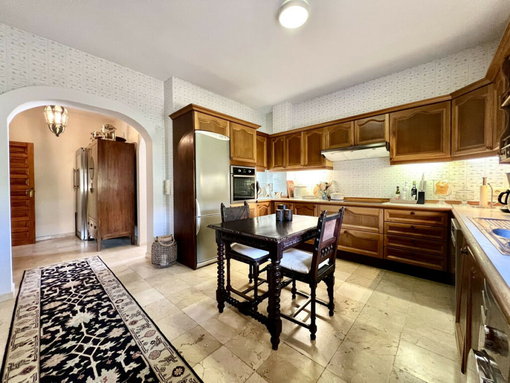 Detached Villa Elviria Málaga - image 22