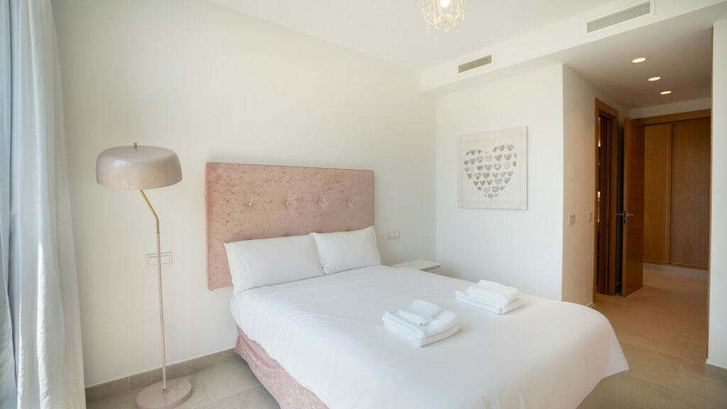 Detached Villa Estepona Málaga - image 25