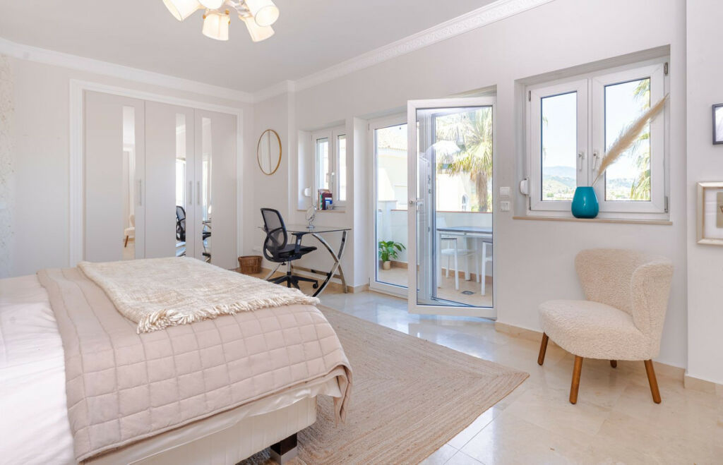 Detached Villa Benahavís Málaga - image 25