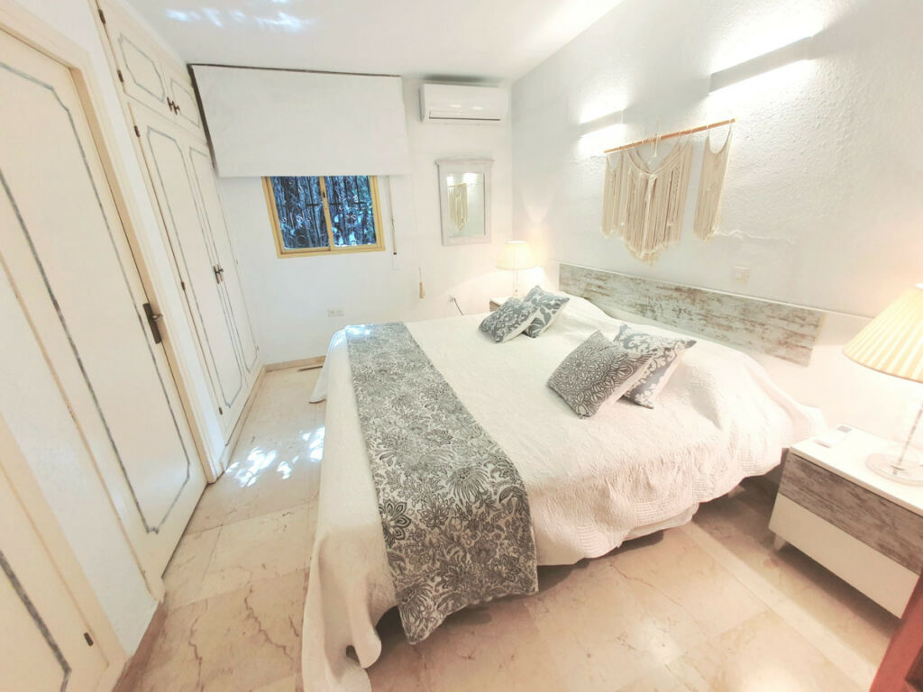 Detached Villa Nueva Andalucía Málaga - image 21