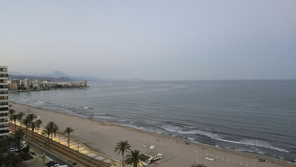 Middle Floor Apartment El Campello Alicante - image 25
