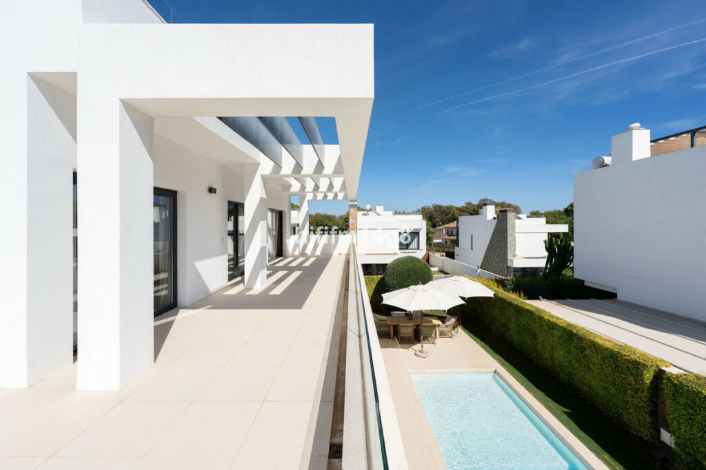 Detached Villa San Pedro de Alcántara Málaga - image 25