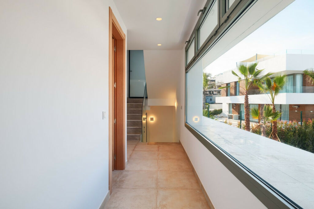 Detached Villa Estepona Málaga - image 25