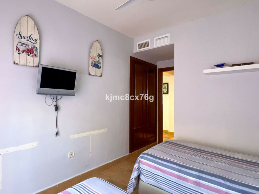 Middle Floor Apartment Calahonda Málaga - image 25