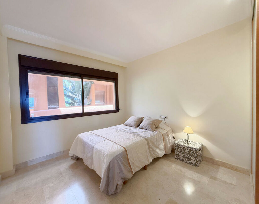 Middle Floor Apartment Estepona Málaga - image 25