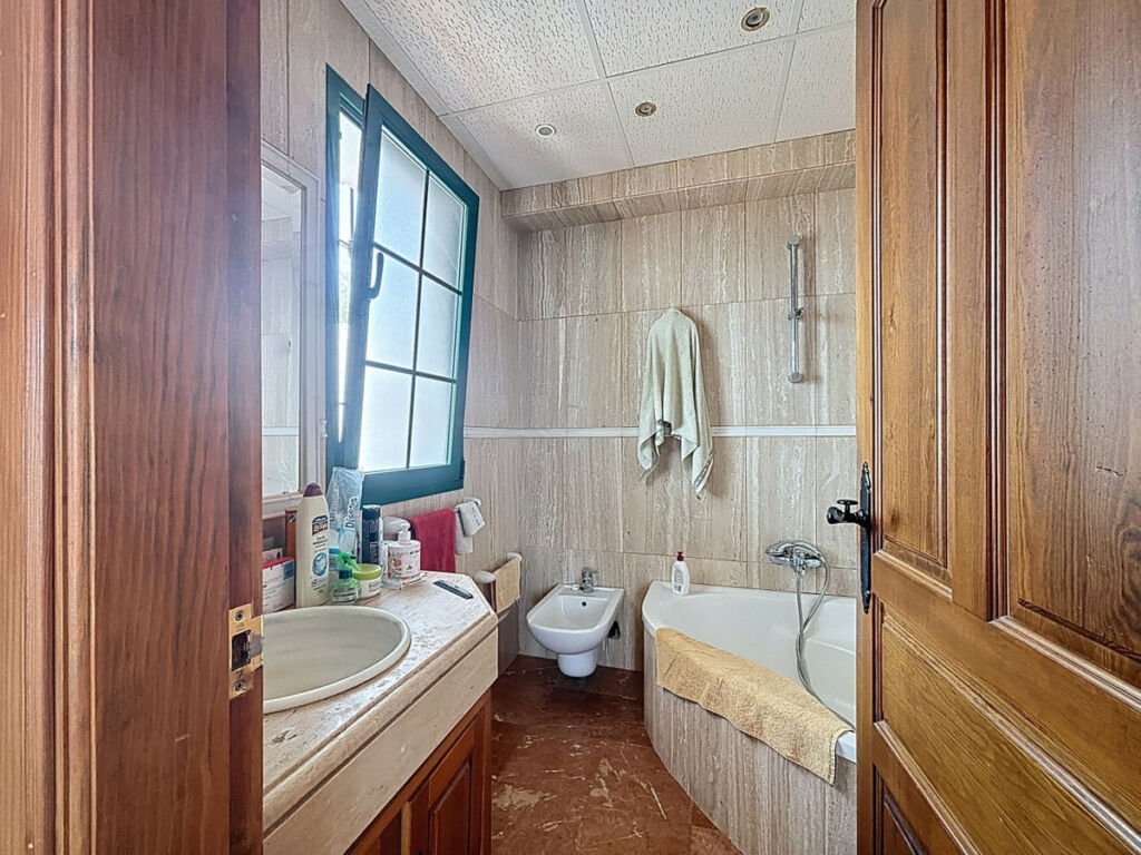 Detached Villa La Viñuela Málaga - image 25