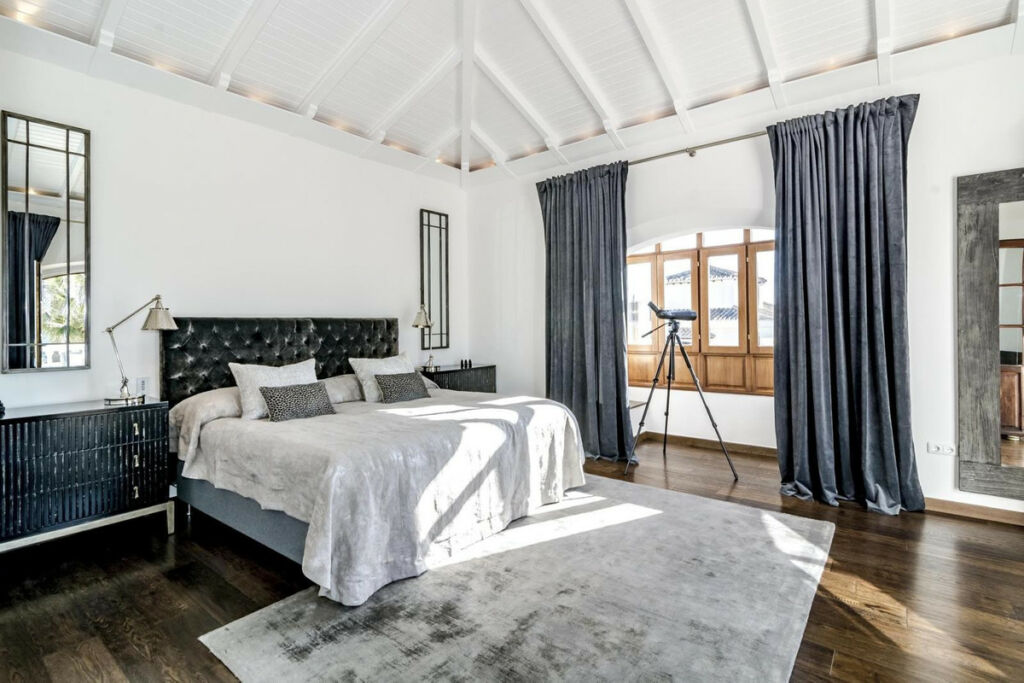 Detached Villa Benahavís Málaga - image 25