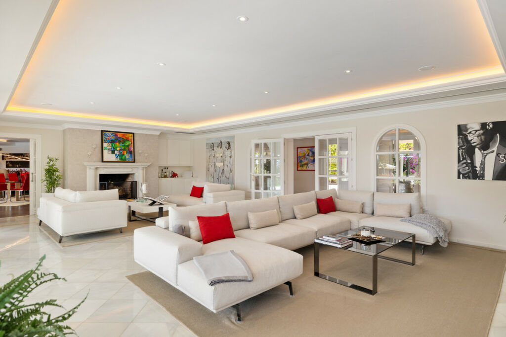 Detached Villa Nueva Andalucía Málaga - image 25
