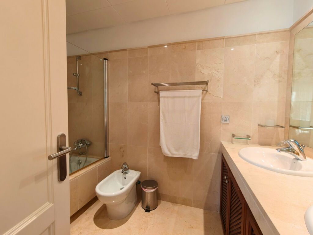 Middle Floor Apartment San Roque Club Cádiz - image 25