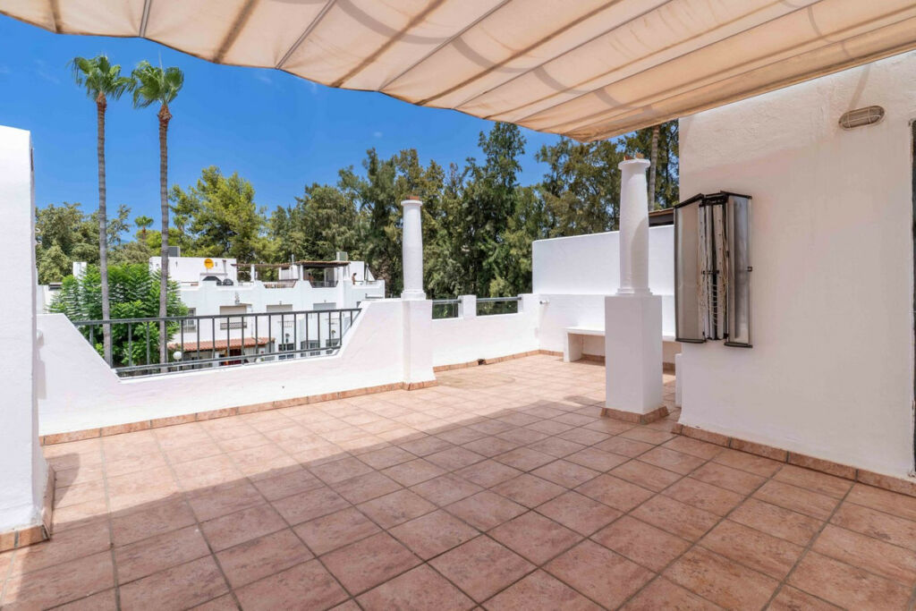 Townhouse Nueva Andalucía Málaga - image 25