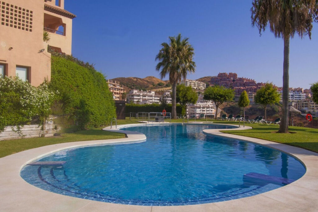 Middle Floor Apartment Calahonda Málaga - image 26
