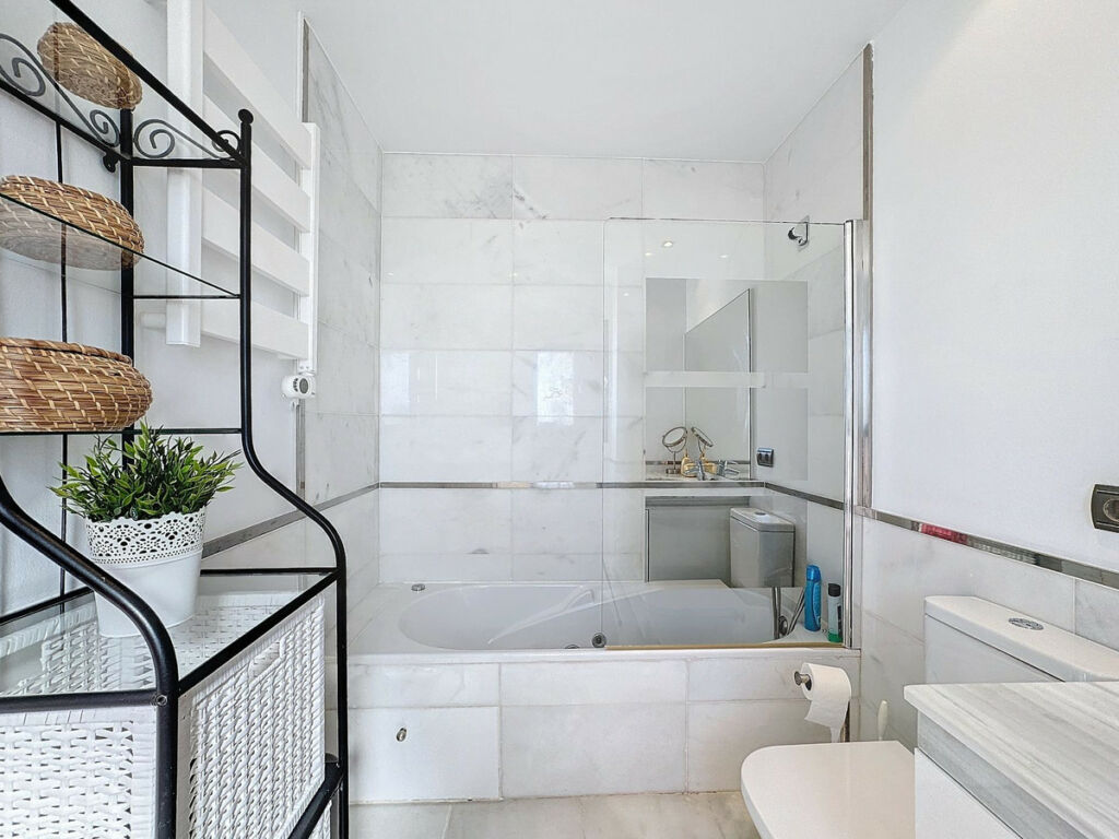 Penthouse Casares Málaga - image 25