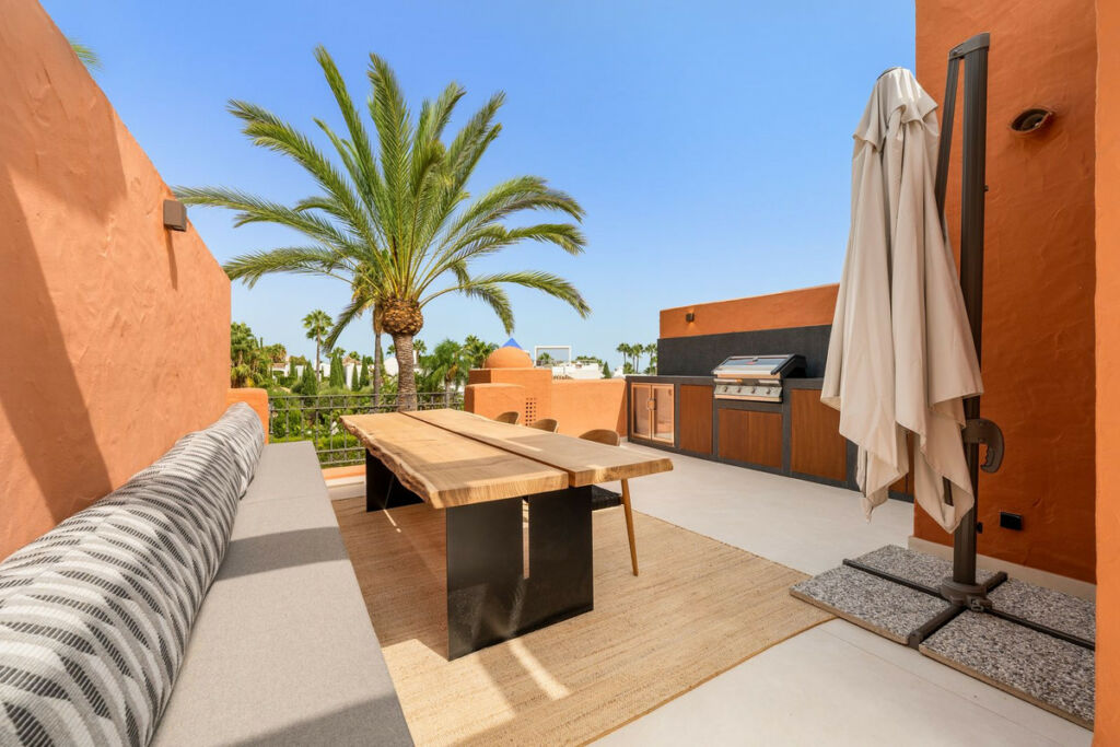 Semi-Detached House The Golden Mile Málaga - image 25