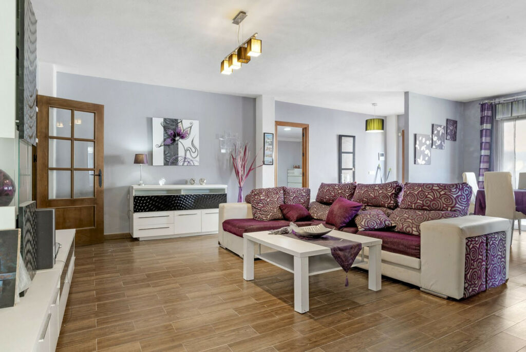 Detached Villa Estepona Málaga - image 25