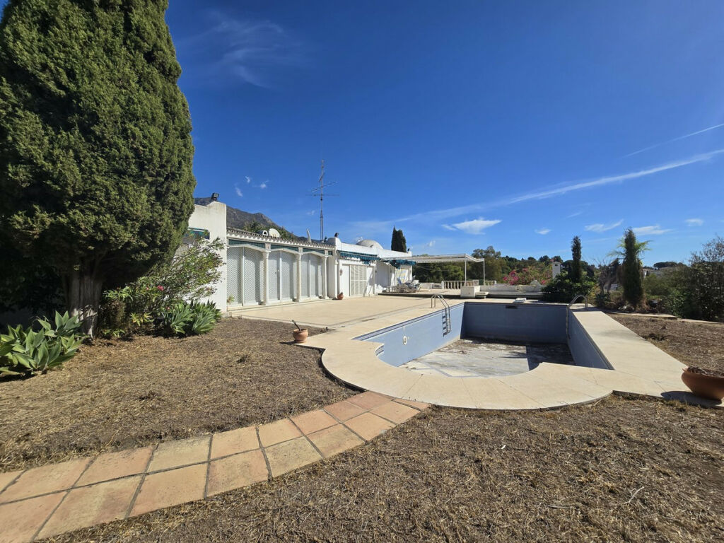 Detached Villa Marbella Málaga - image 25
